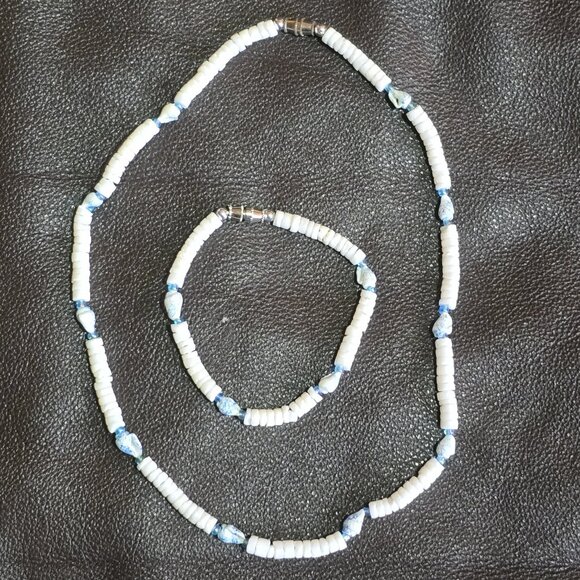 Vintage Shell (whole & carved) necklace & bracelet set. (Hawaiian Puka shell?) - Picture 2 of 5
